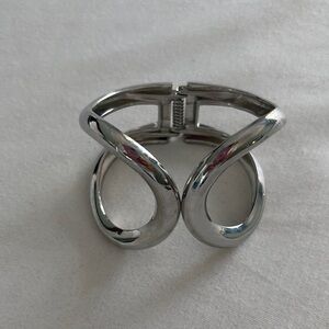 Elegant Silver Cuff Bracelet with hinge opening